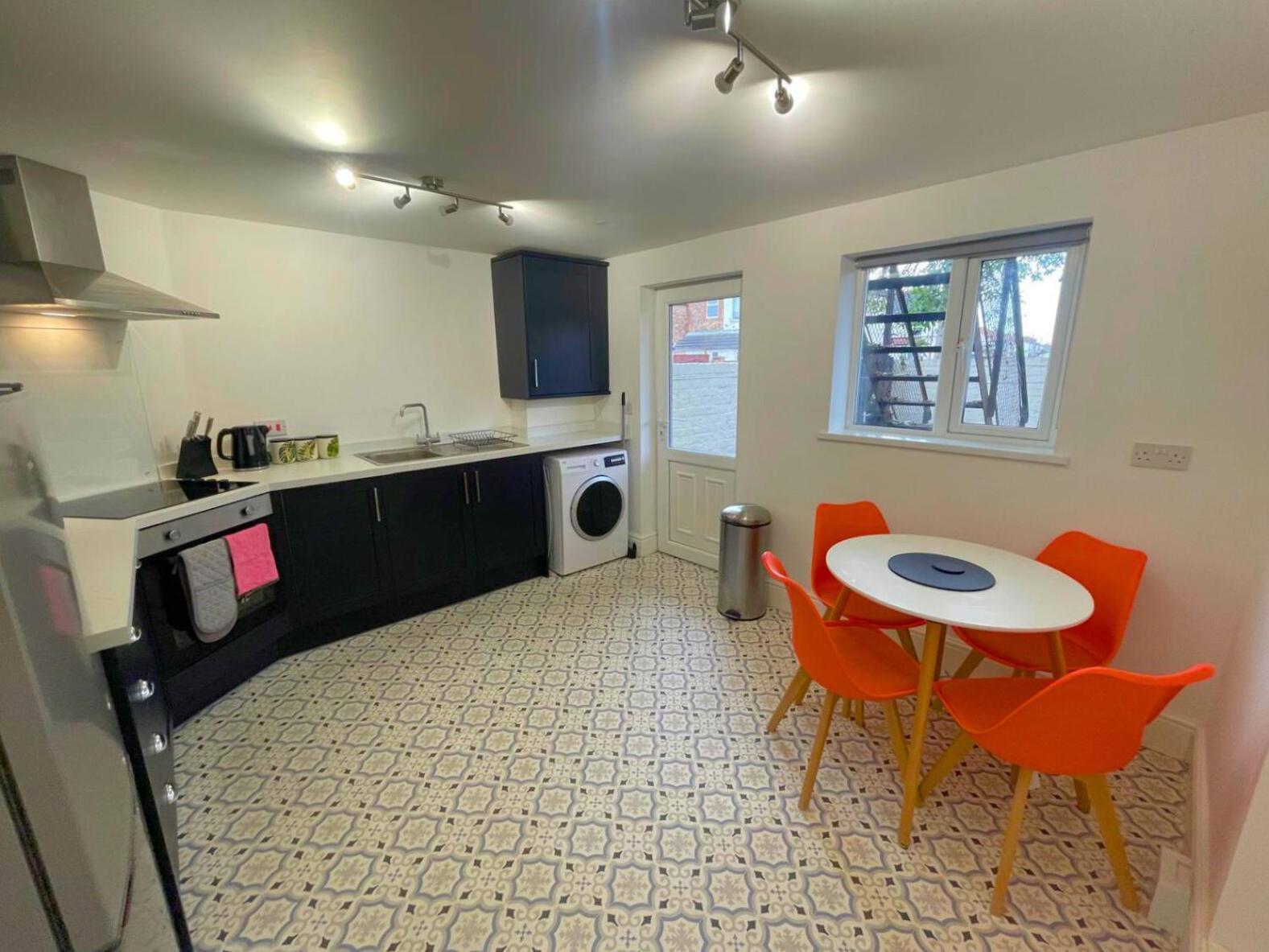 The New Found Lamb Apartment Клийторпс Екстериор снимка